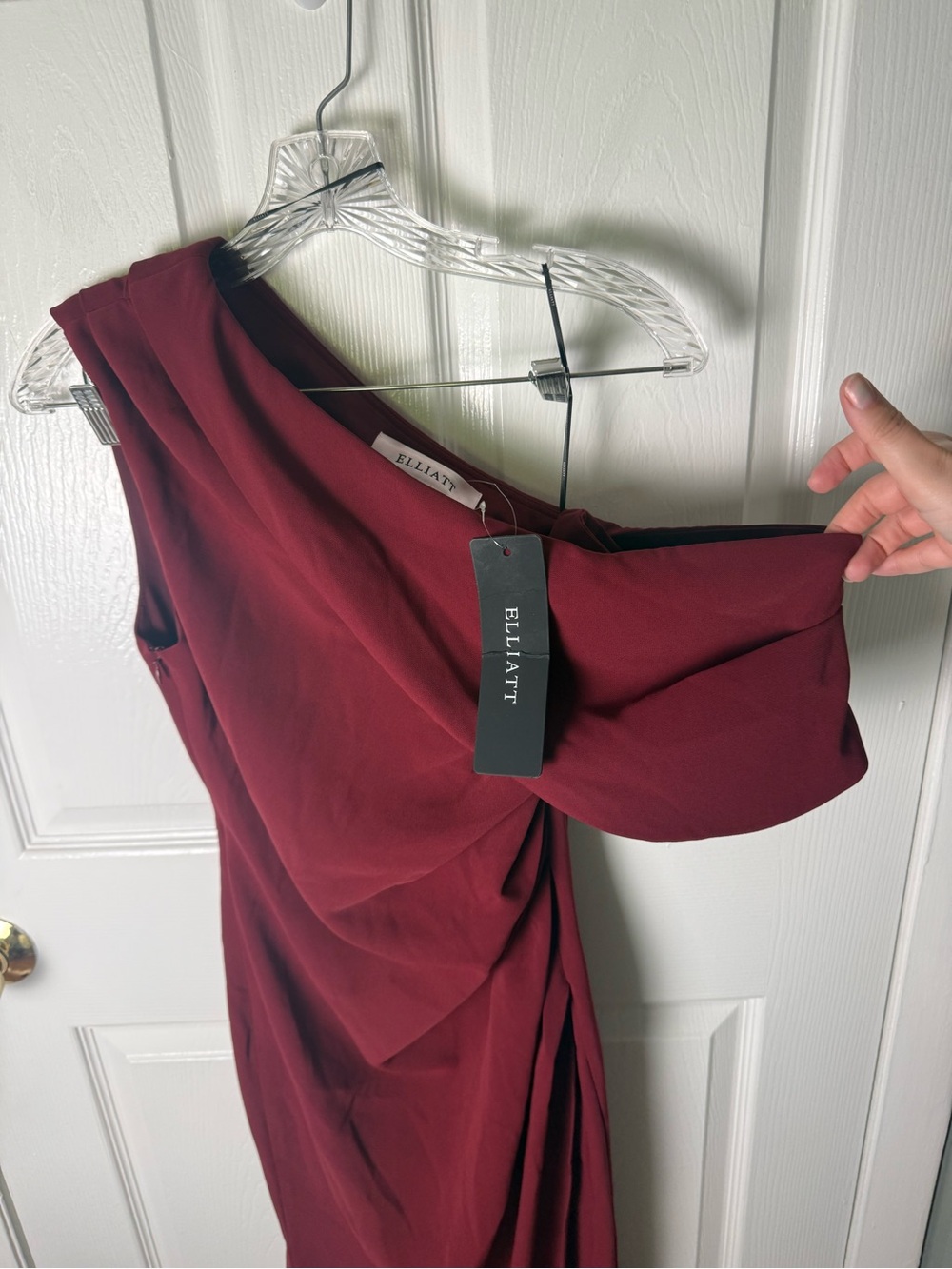 Elliatt Isadora Gown in Burgundy S - Picture 3 of 10